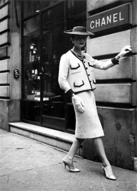 coco chanel white suit|coco chanel suit history.